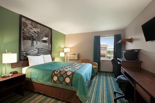 Super 8 by Wyndham Tuscola image 2